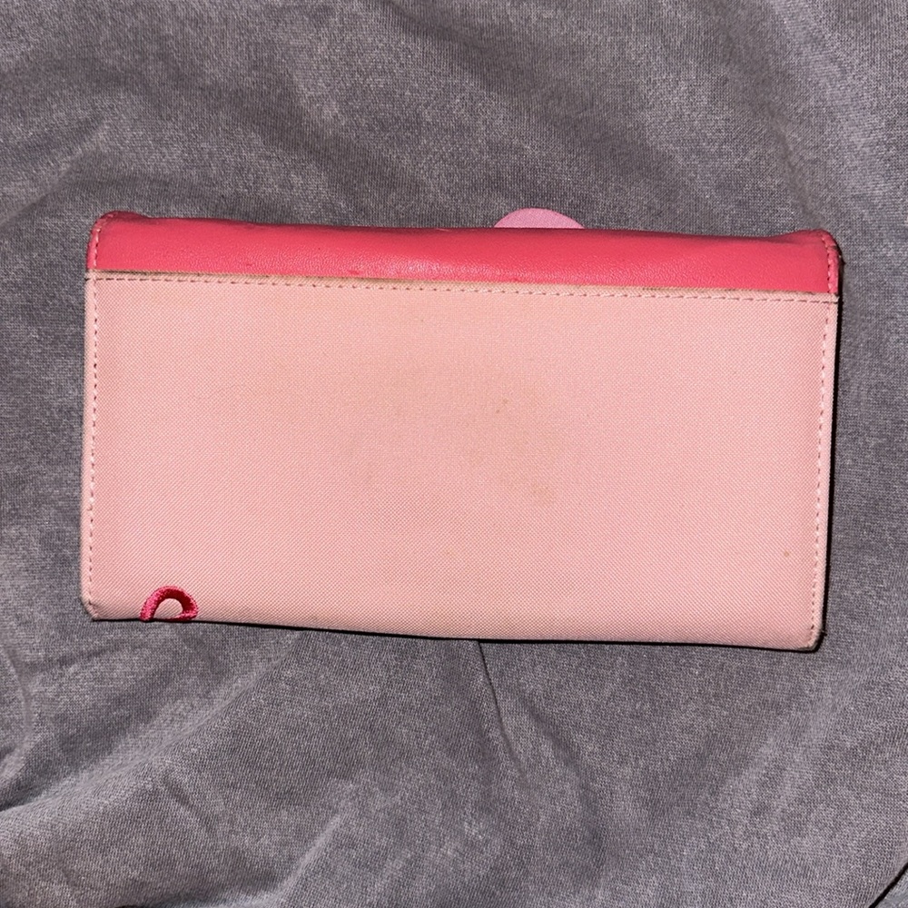 Hello Kitty Wallet - Picture 2 of 3
